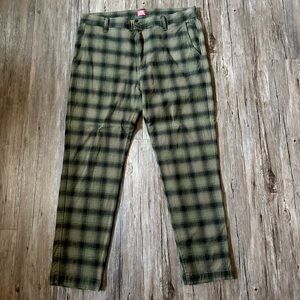 Levi’s Standard Taper Chino